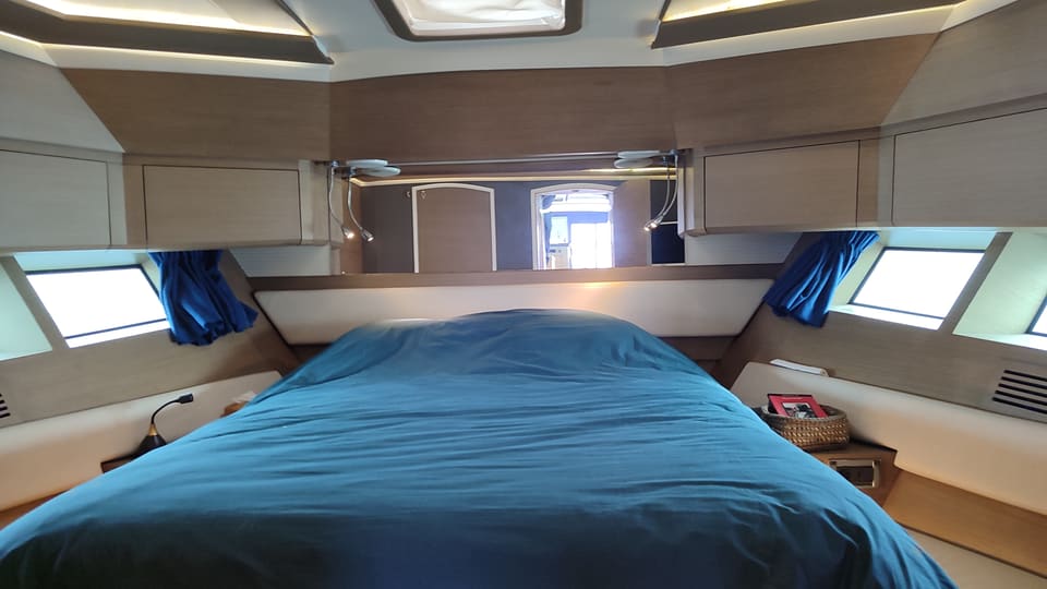 2014 Özel Yapım (Custom Build) 14.50 – çift kişilik yataklı, borda pencereli, tavan kaporteli ve ahşap dolaplı master kabin