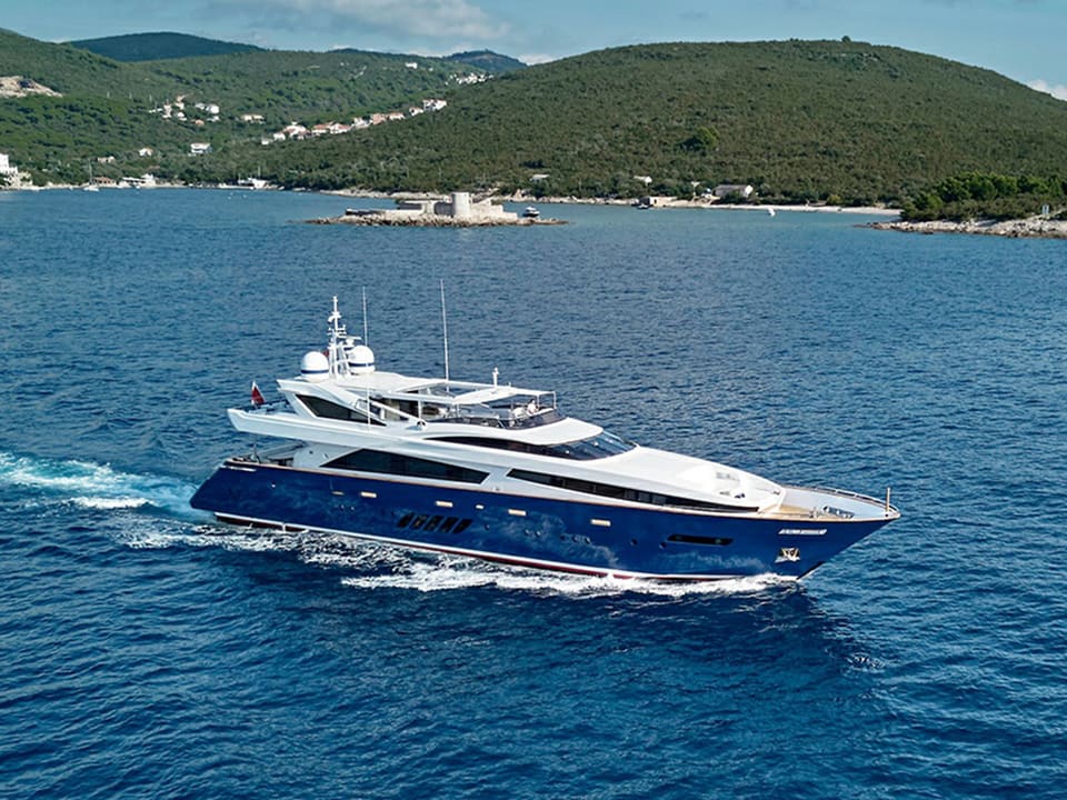 2010 Dominator 40M Profile2