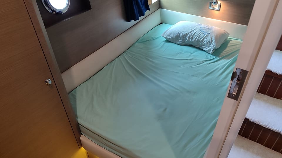 2014 Özel Yapım (Custom Build) 14.50 – çift kişilik yataklı misafir kabini, lomboz ve okuma lambası